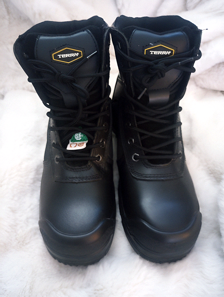 *BRAND NEW* Terra Safety Boots CSA APPROVED