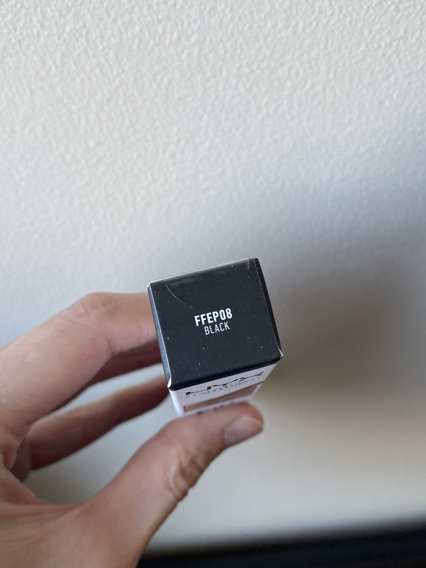 NYX Fill & Fluff Eyebrow Pomade Pencil (Black) image indicator(2)