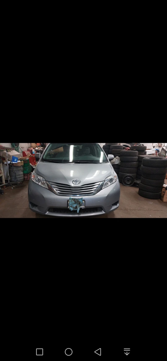 2015 Toyota Sienna - photo 2
