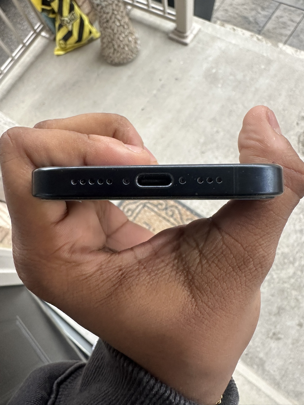 iPhone 15 pro - photo 4