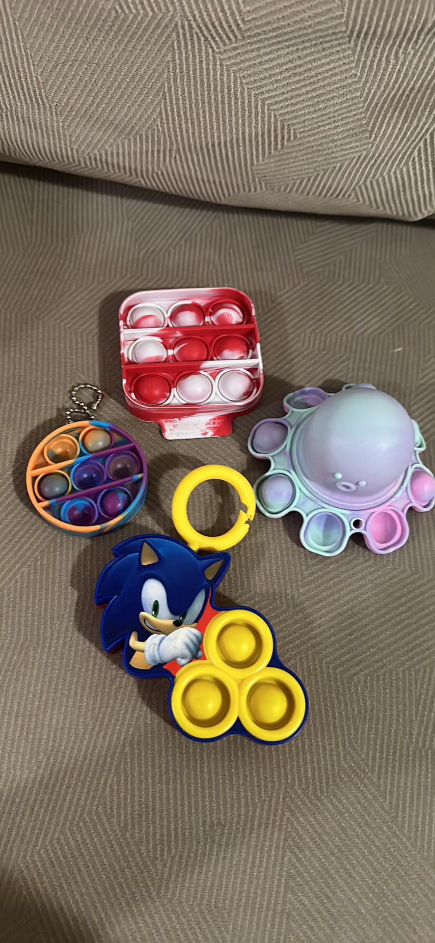 random toys image indicator(2)