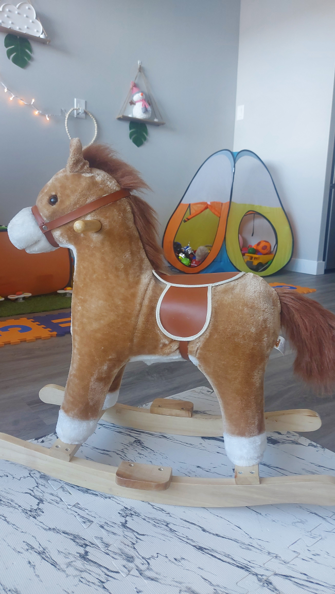 Almost New Qaba interactive rocking horse in great condition image indicator(2)