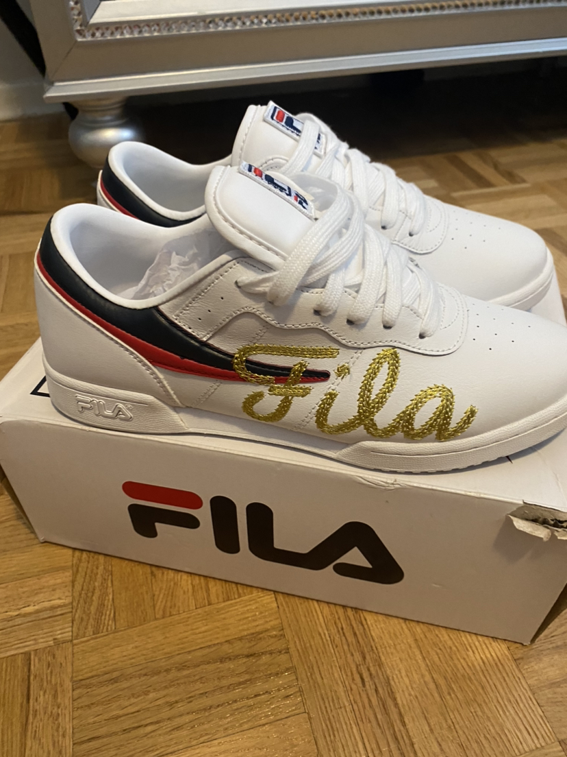 WOMENS FILA SIZE 10 🔥🔥🔥
