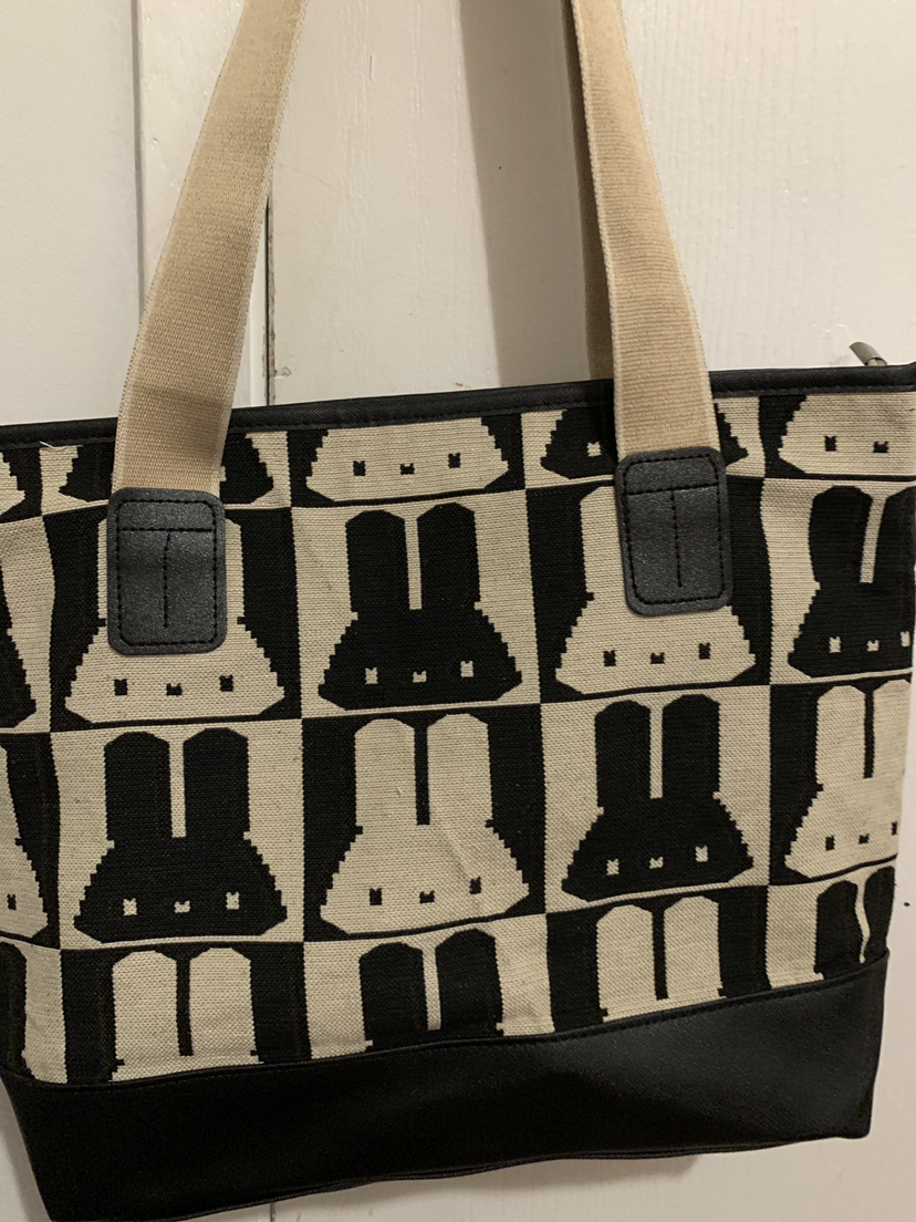 Hand bag 🥕march declutter thumbnail