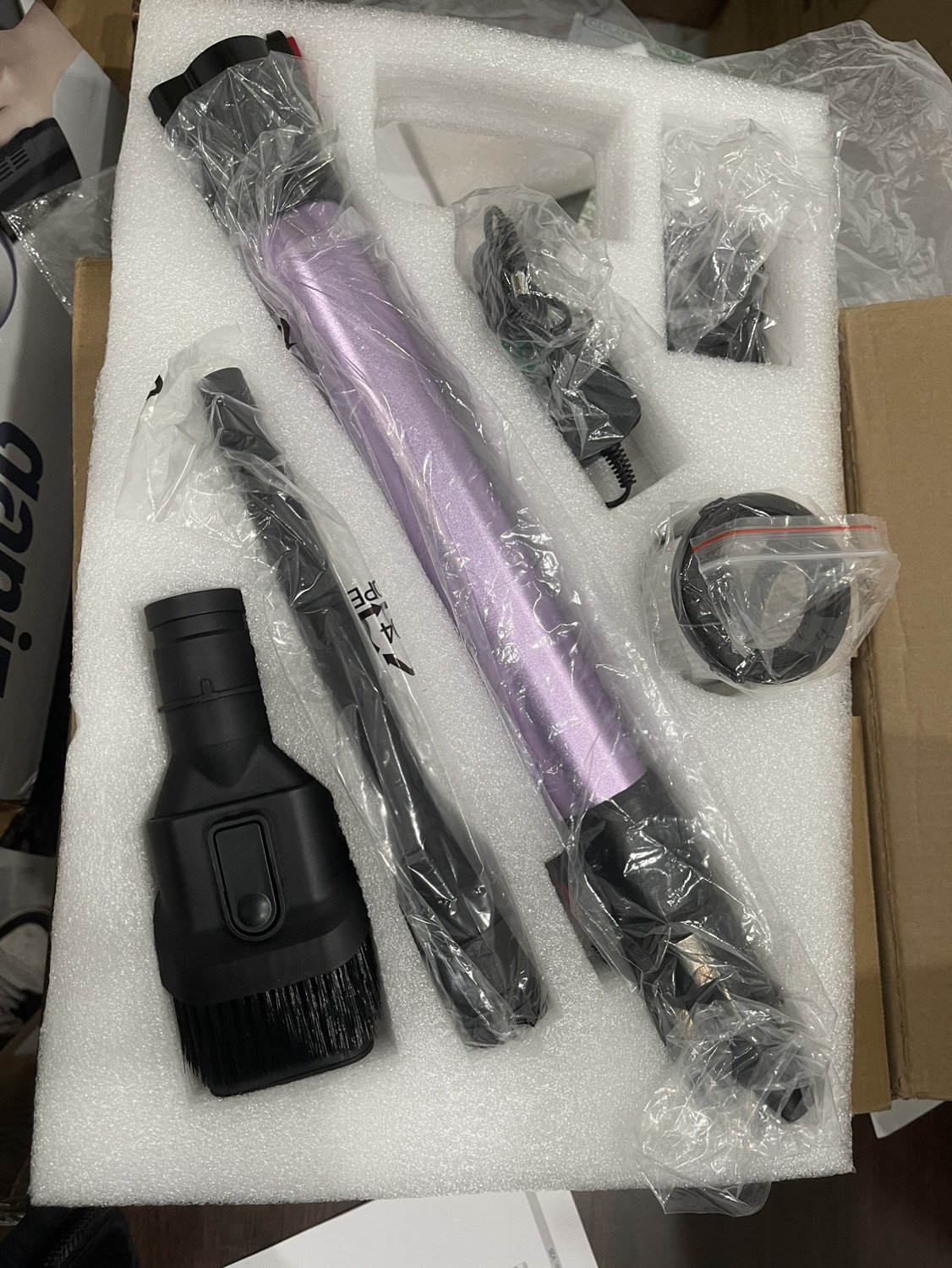Cordless vacuum cleaner - photo 4