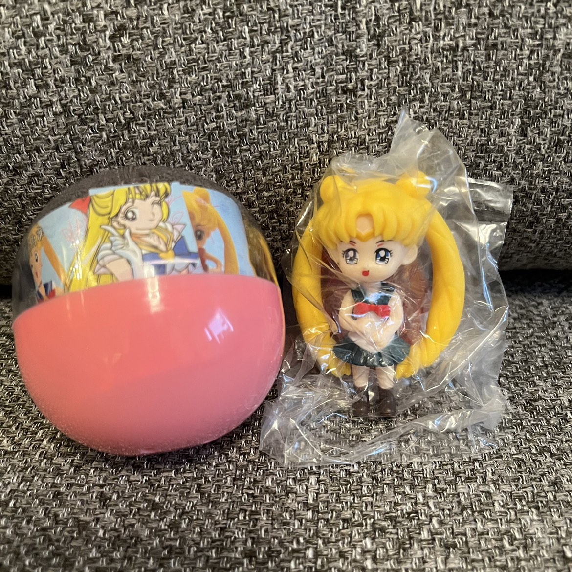 Sailor Moon figurine capsule toy thumbnail