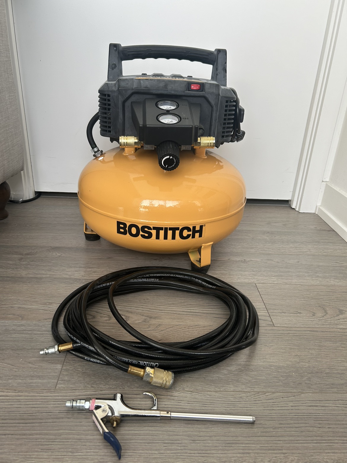 Bostitch air compressor with air gun