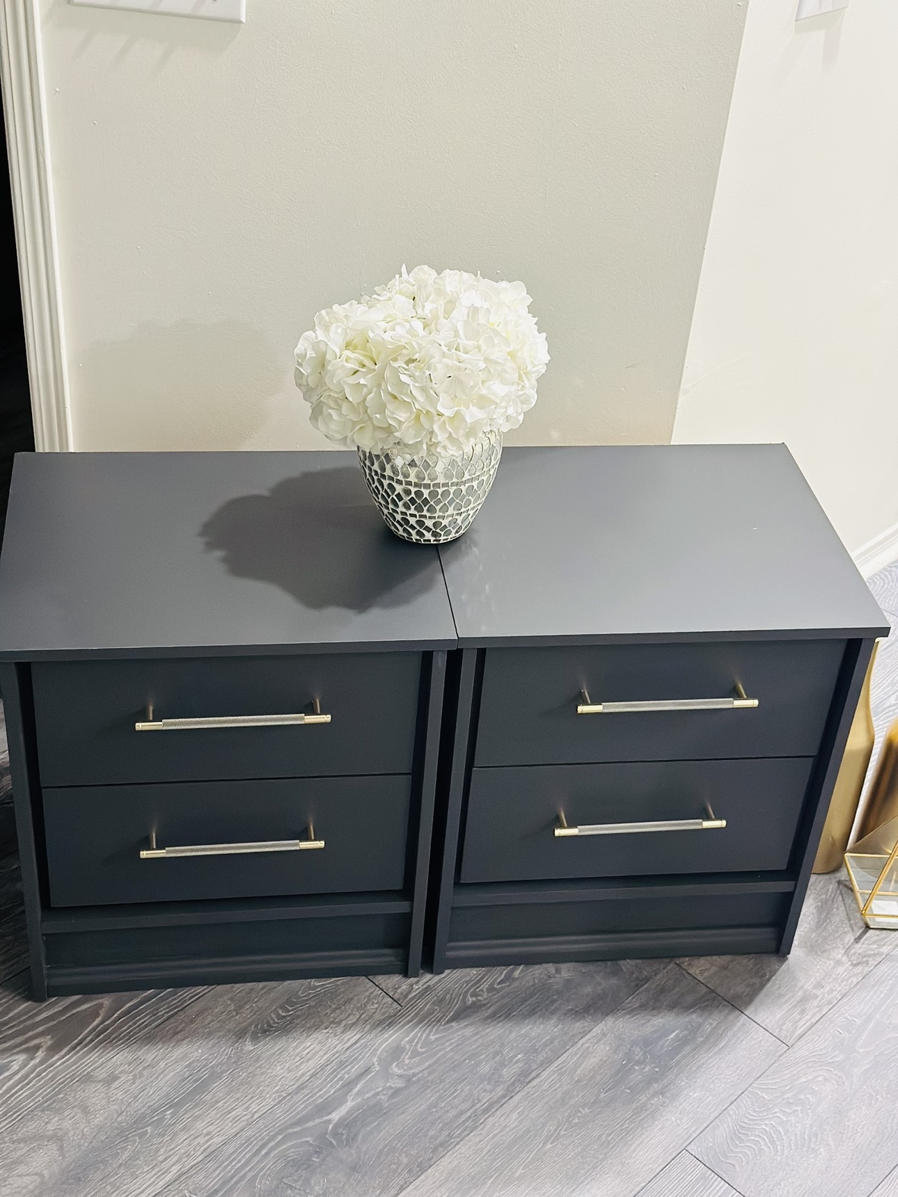 Nightstands (2) image indicator(2)