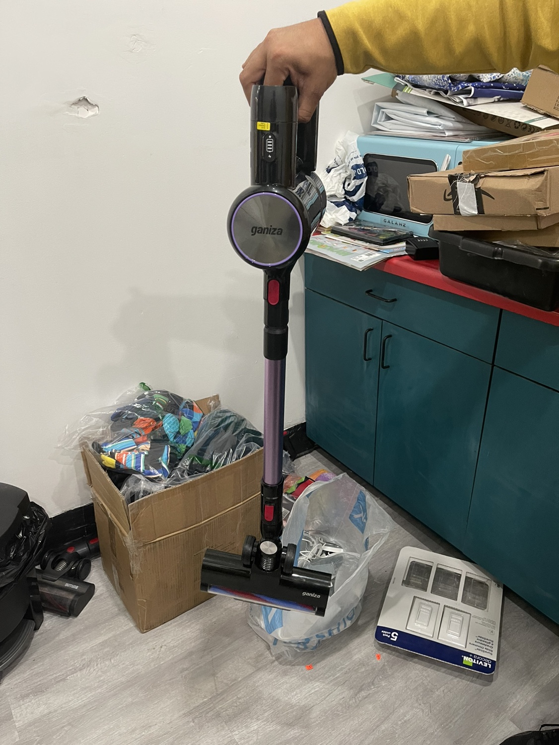 Cordless vacuum cleaner - photo 3