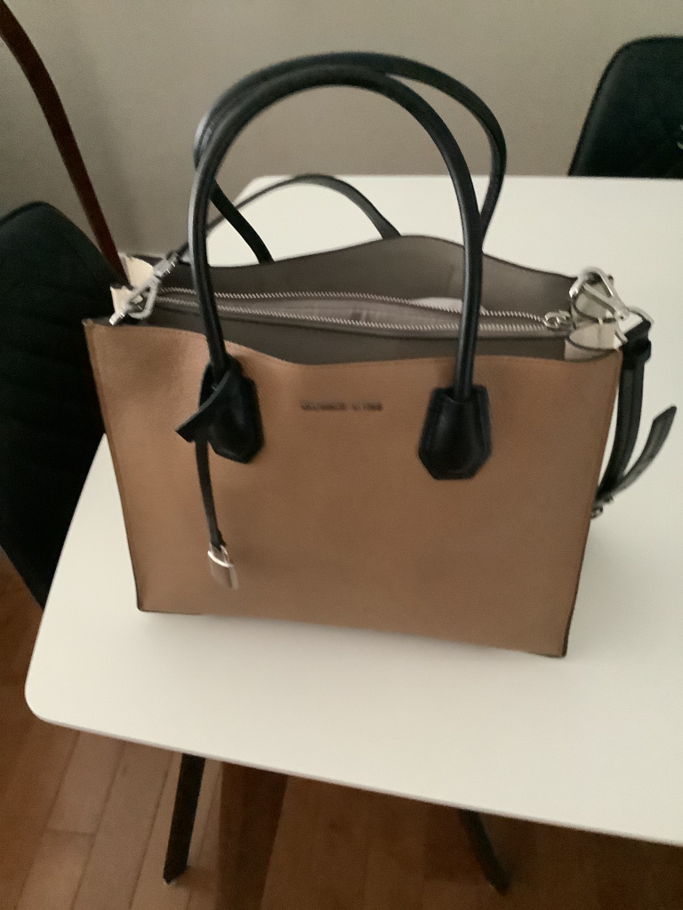 Authentic Michael Kors Bag - photo 5