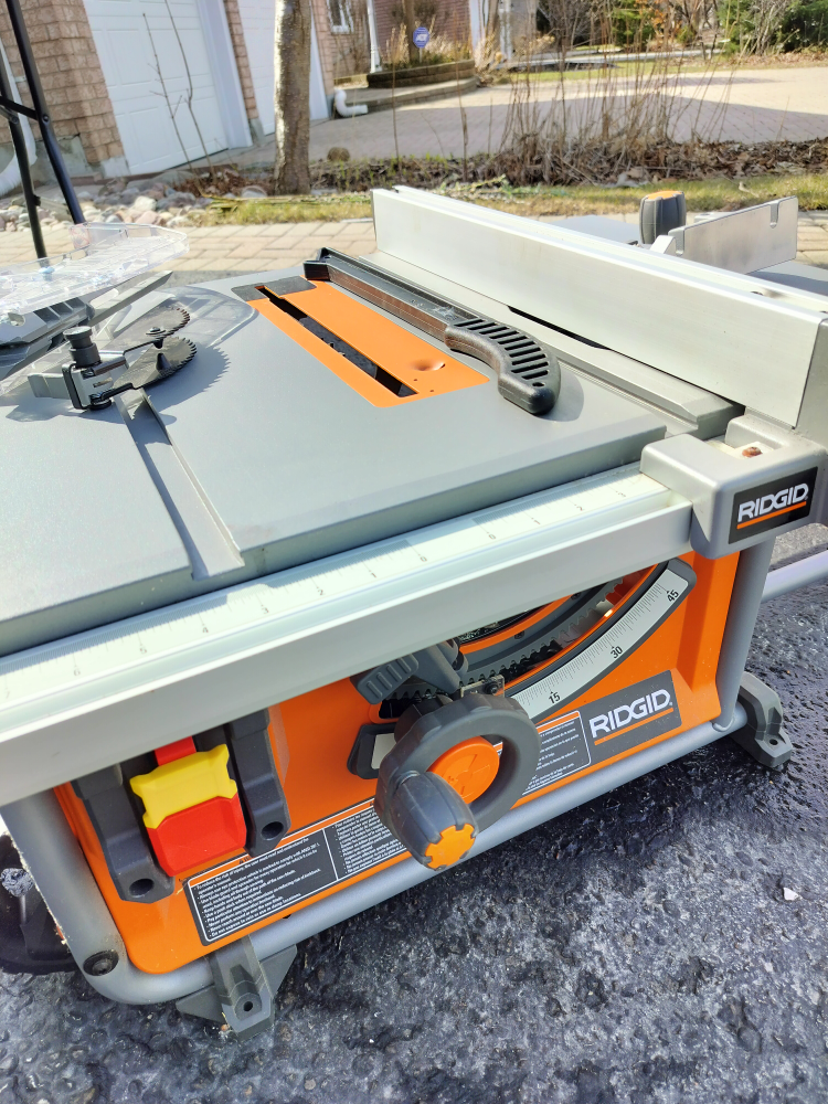 Ridgid Table Saw - 10 Inch on Wheels