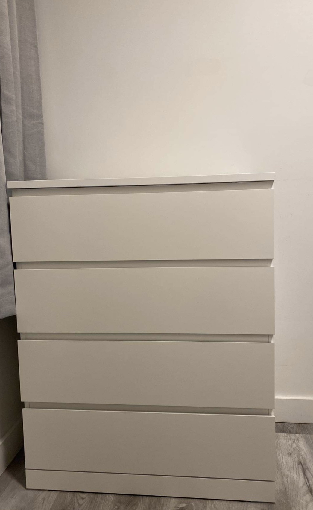 MALM - 4 Dresser