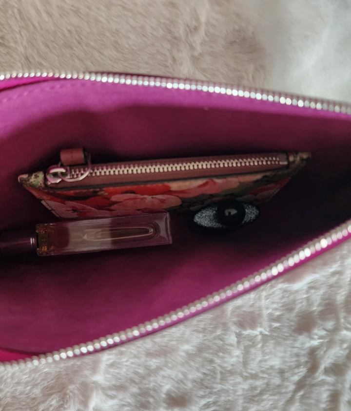 Louis Vuitton Pochette Accessoires 24 image indicator(3)