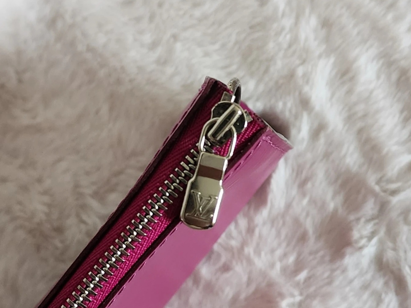 Louis Vuitton Pochette Accessoires 24 image indicator(5)