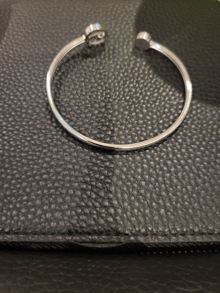 Stainless Steel Cancer Bangle with Clear Crystal image indicator(7)