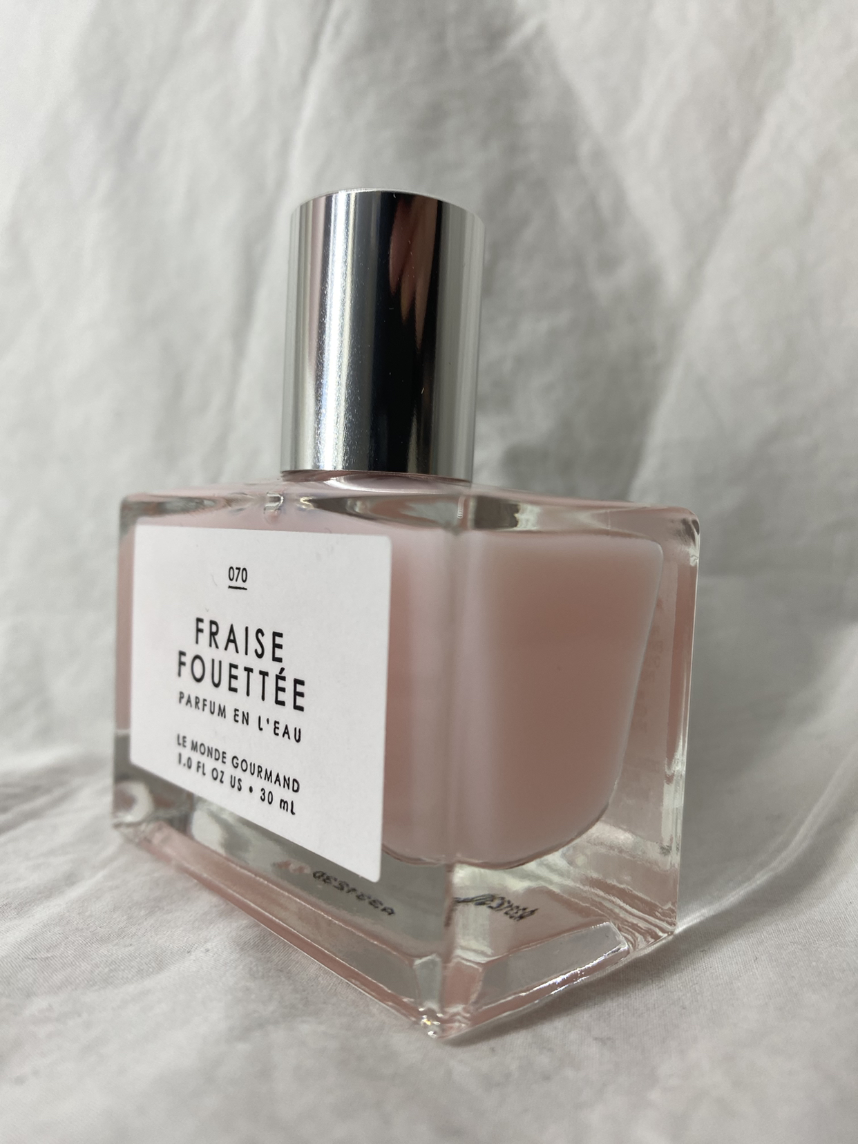 Le Monde Gourmand Fraise Fouettée Eau de Parfum image indicator(2)