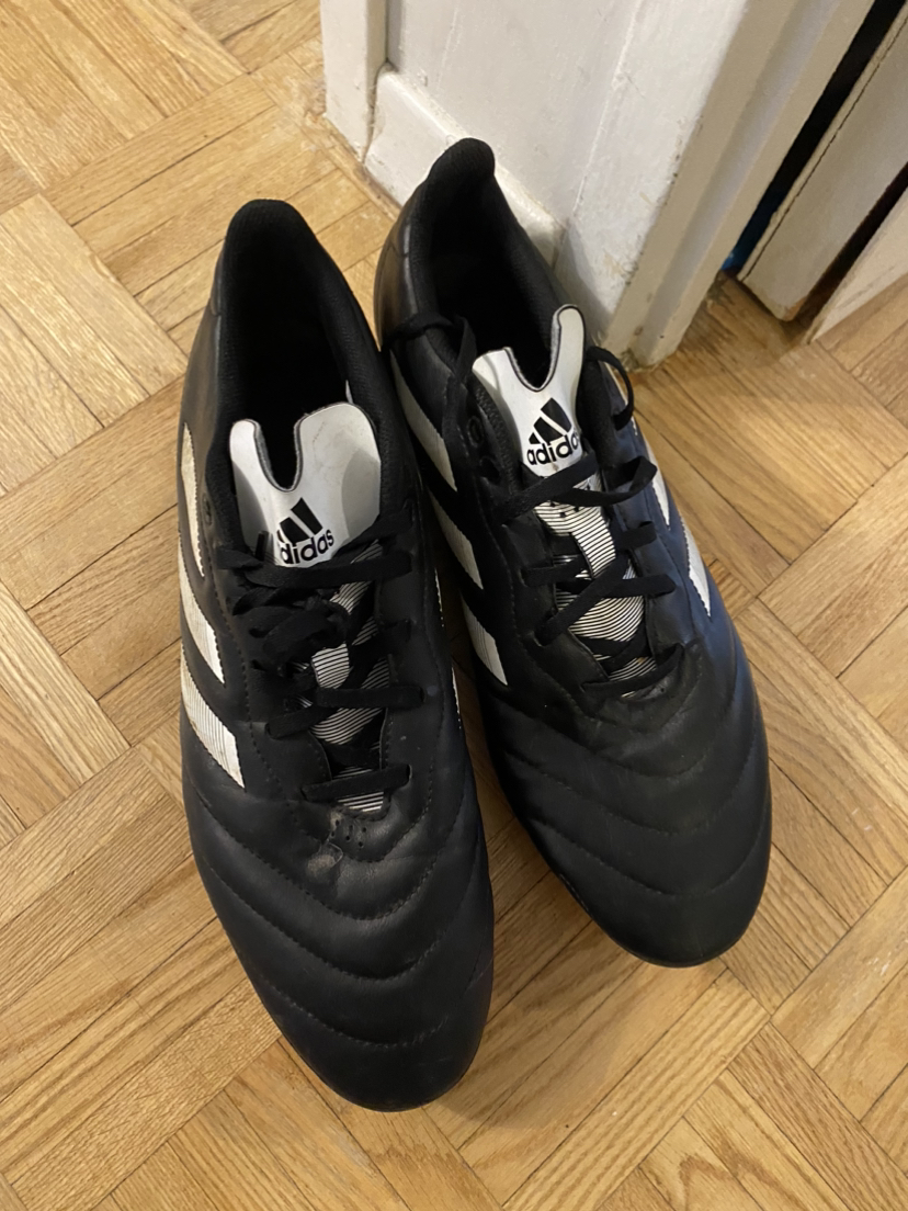 MENS ADIDAS SOCCER  SHOES SIZE 13 ⚽️ ⚽️⚽️