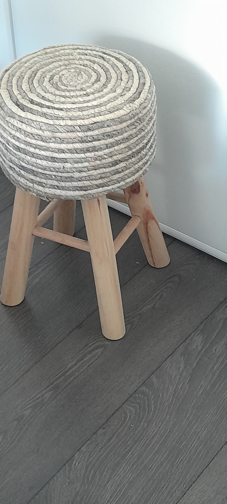 Wood and raffia small stool - photo 2