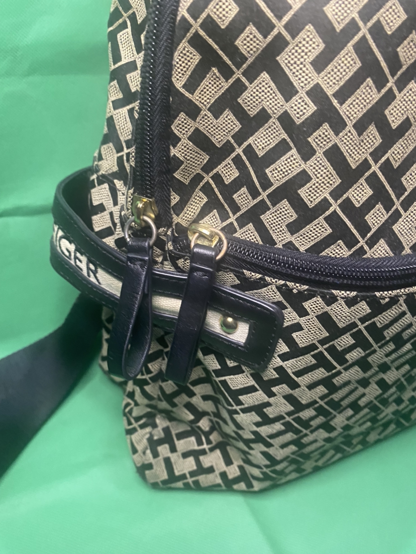 TH monogram backpack image indicator(4)