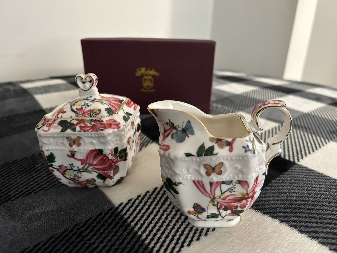 Tea Set and Pecksniff’s England Candles image indicator(3)