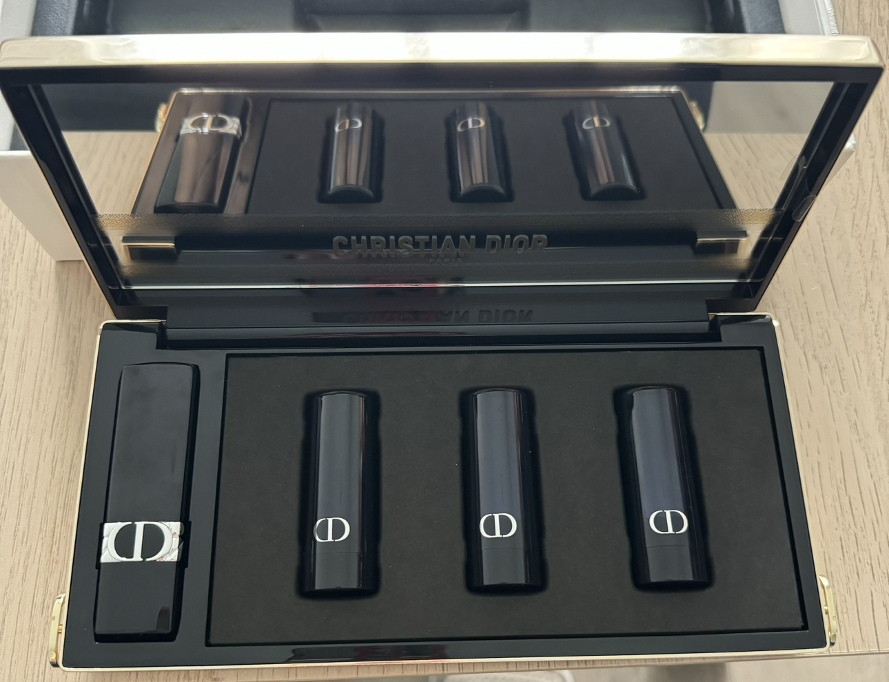 Authentic Dior Clutch Limited Edition  lipsticks image indicator(5)