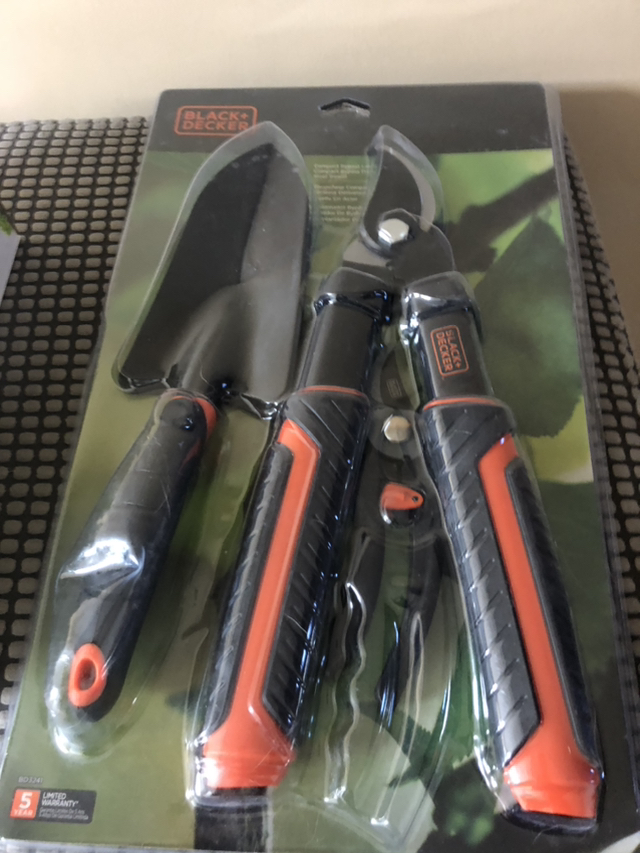 professional black and decker 5 piece gardening set - photo 3