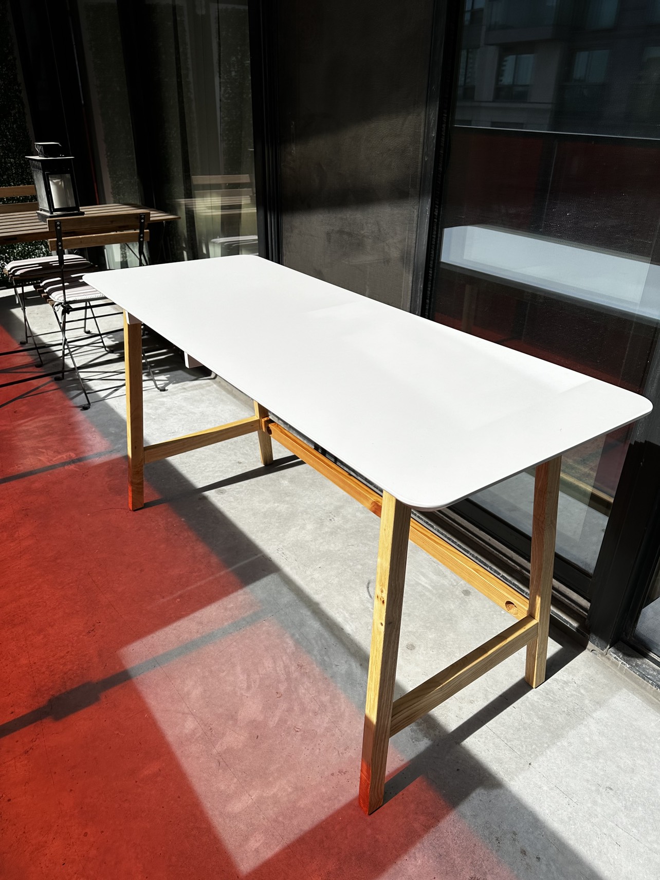 White Wooden Structube Desk image indicator(2)