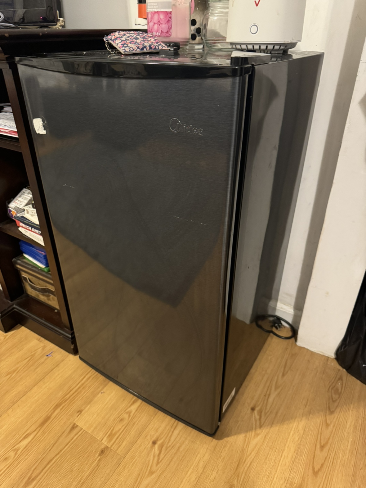 Mini fridge