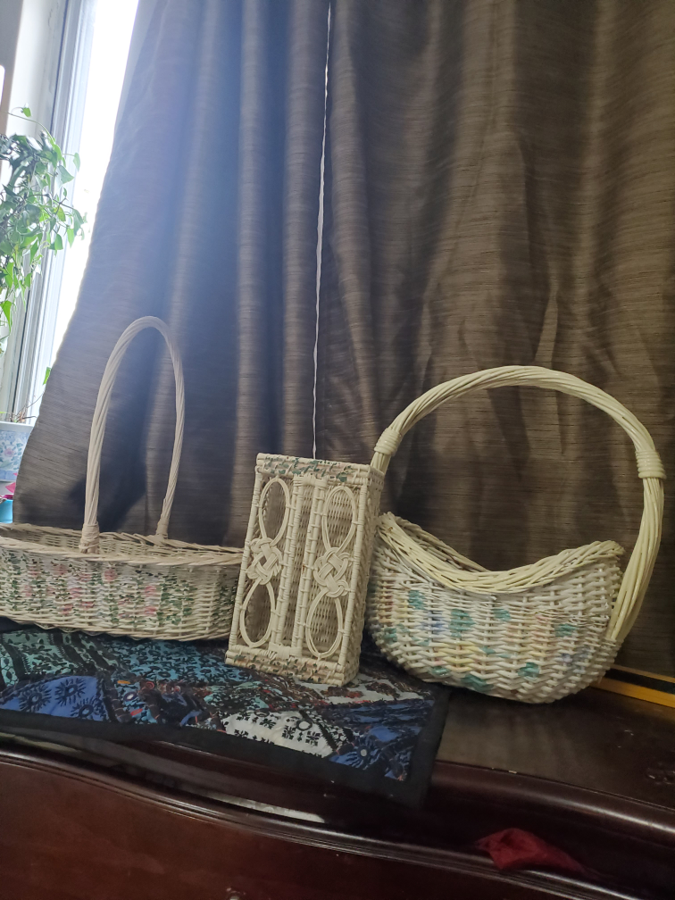 Beautiful baskets set for sale