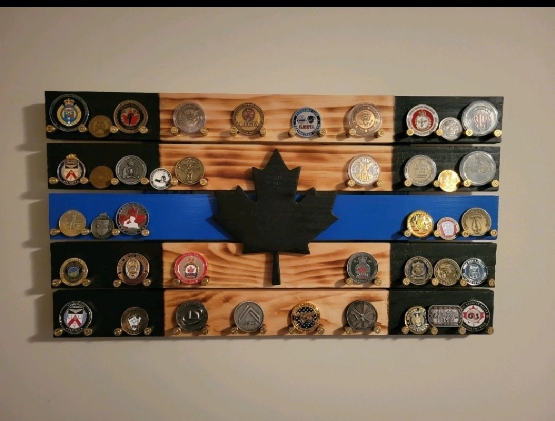 Thin Blue Line 'Distressed' Challenge Coin Holder - photo 3