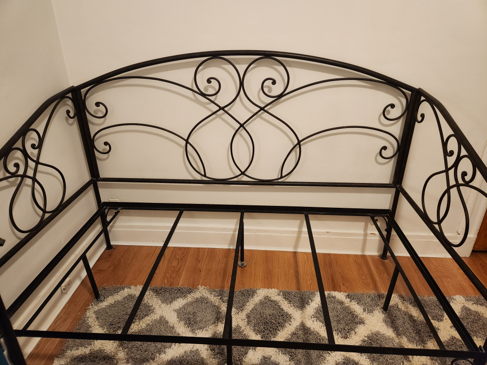 Pier 1 - Metal Daybed - Twin