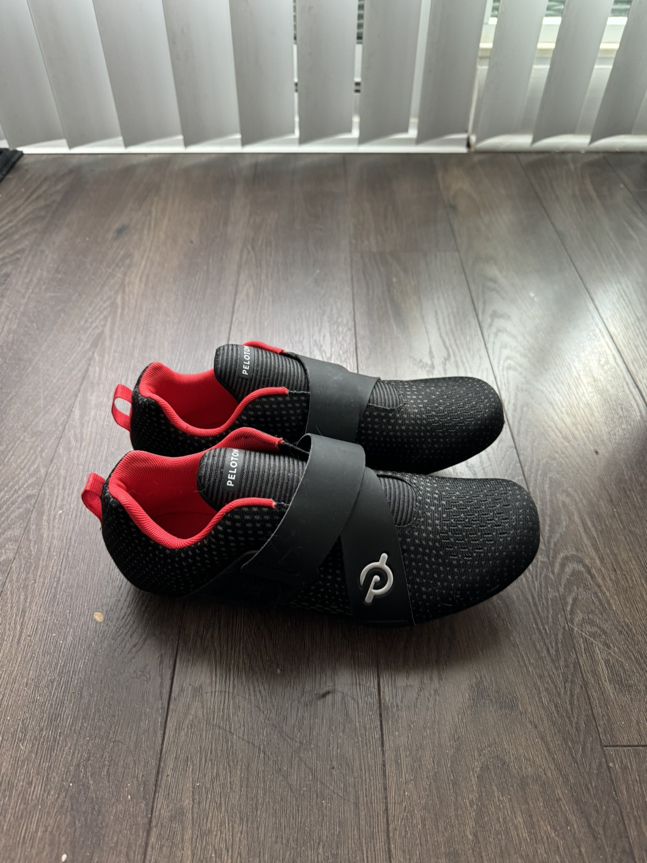 Like new peloton altos cycling shoes thumbnail