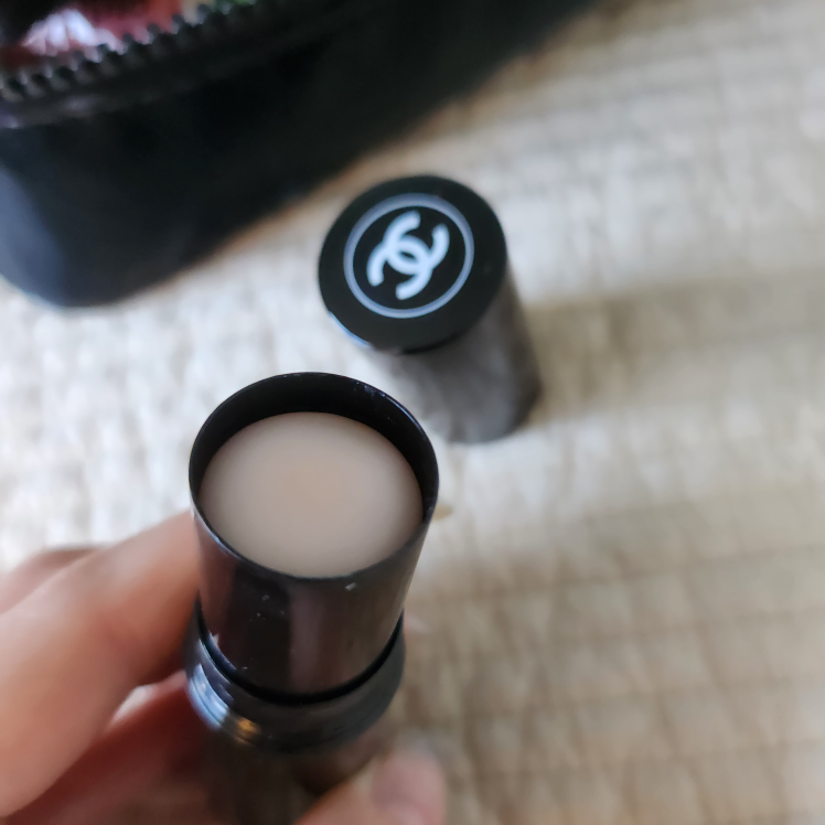 CHANEL baume essentiel transparent thumbnail