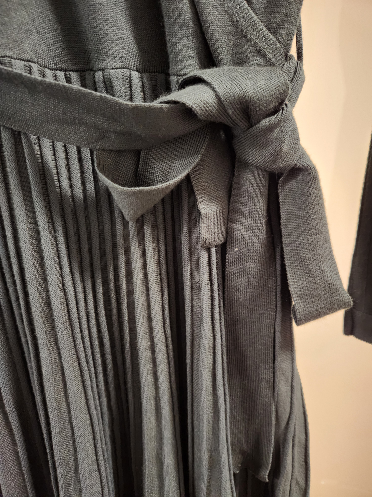 **BRAND NEW with Tag, Midi Knit Wrap Dress, Forest Green Color** - photo 4