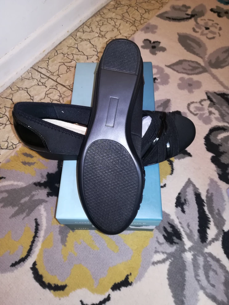 NEW Women's Cliffs by White Mountain black low wedge shoes image indicator(3)