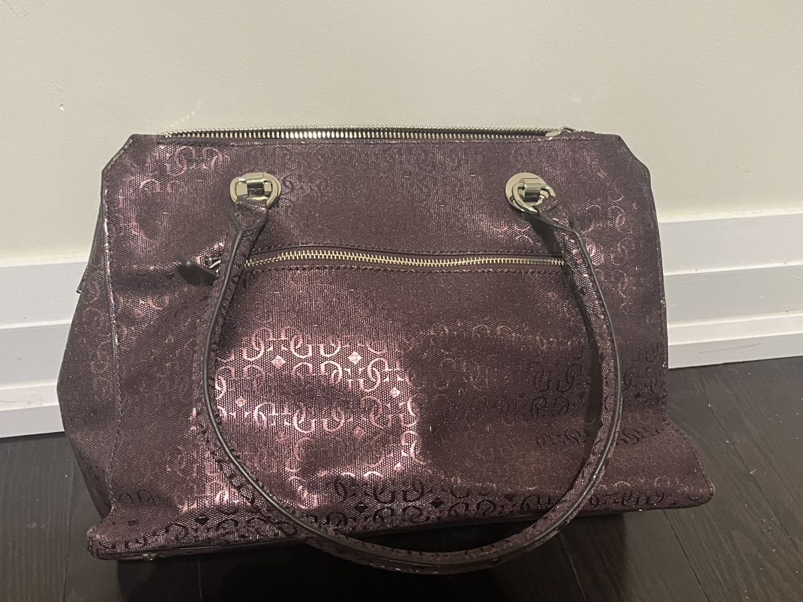 Guess shiny purse / bag image indicator(2)