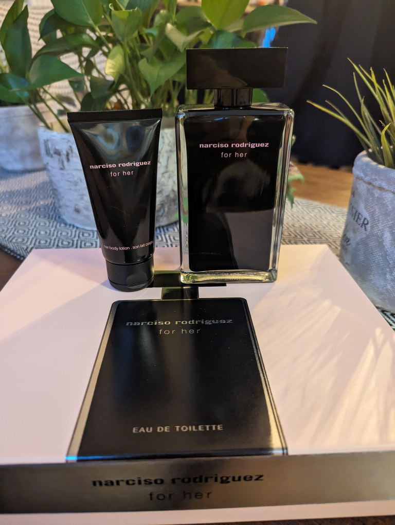 Narcisco Rodriguez for Her Eau De Toilette & Body Lotion Set