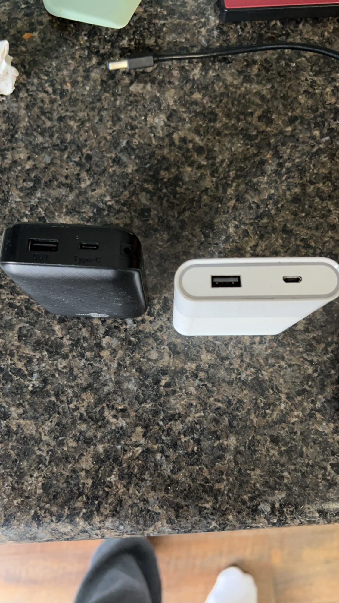 Portable charger - photo 2
