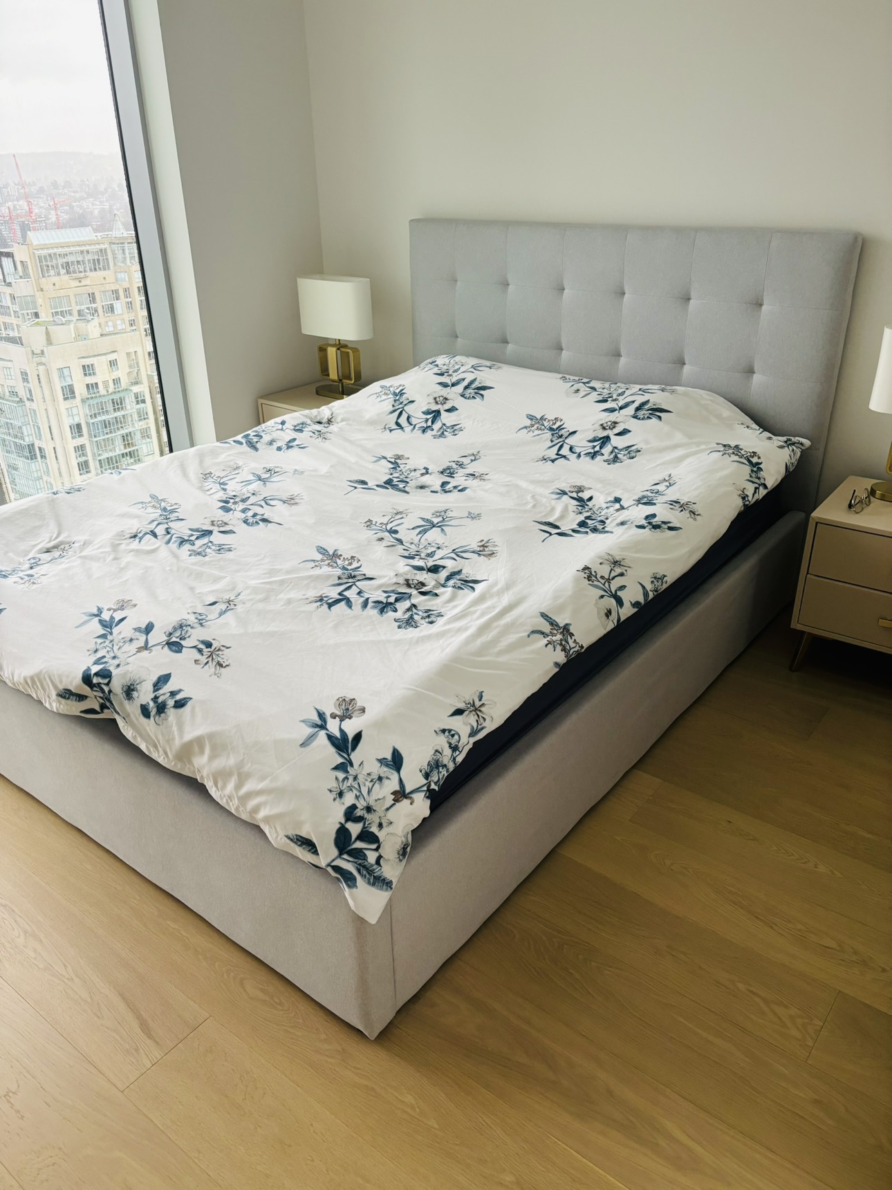 Queen size bed frame with mattress