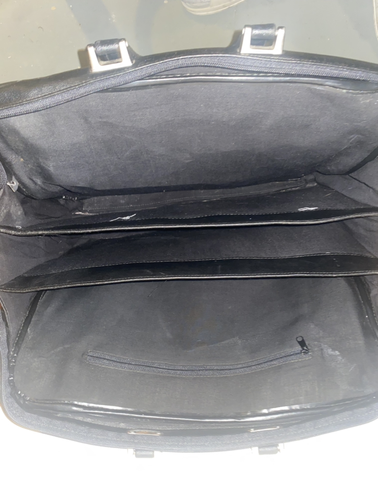 Leather Buggatti laptop bag - photo 2