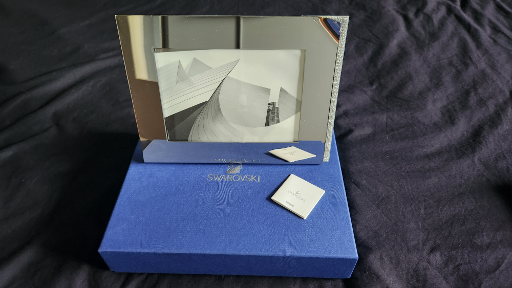 Swarovski Picture Frame image indicator(3)