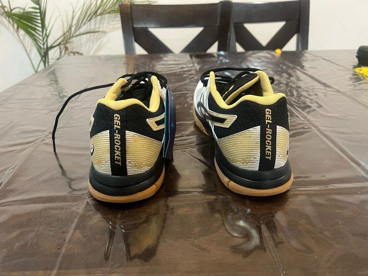 Brand new indoor court shoes image indicator(2)