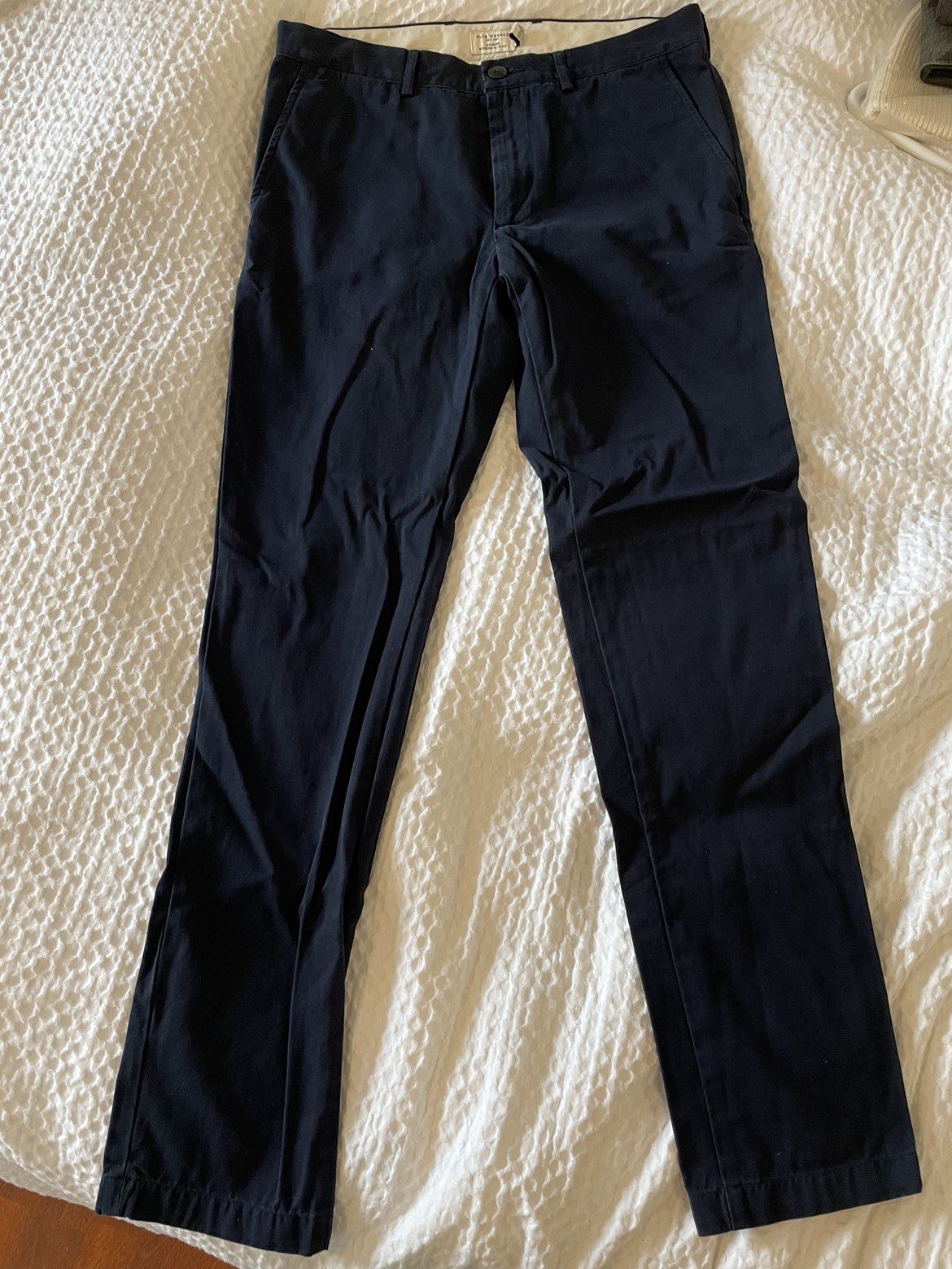 Club Monaco Men’s Conner Chino Pants NAVY image indicator(4)