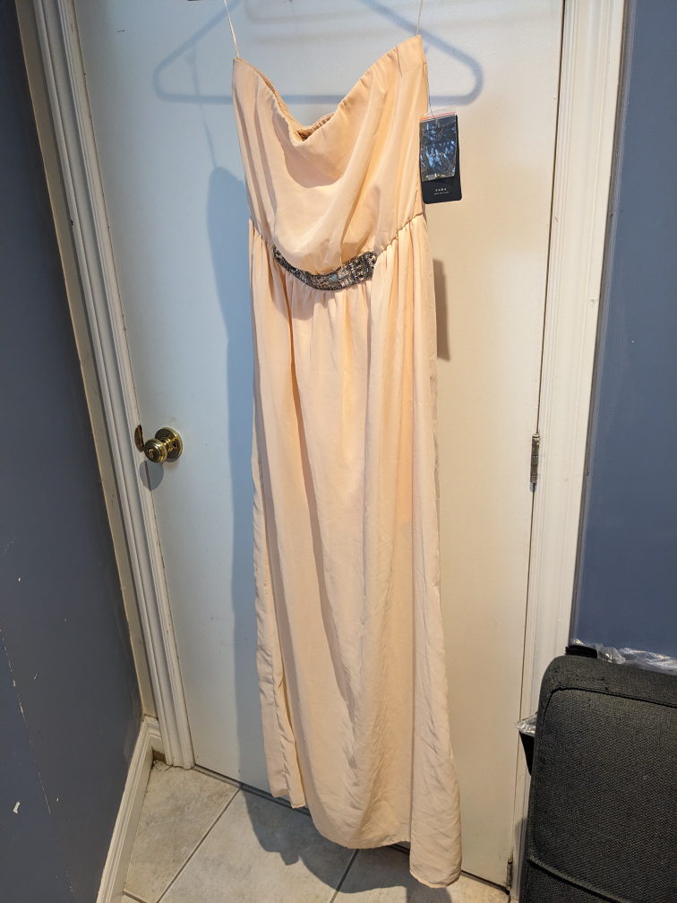 Gorgeous Brand New With Tag Size M Women Zara Dress image indicator(4)