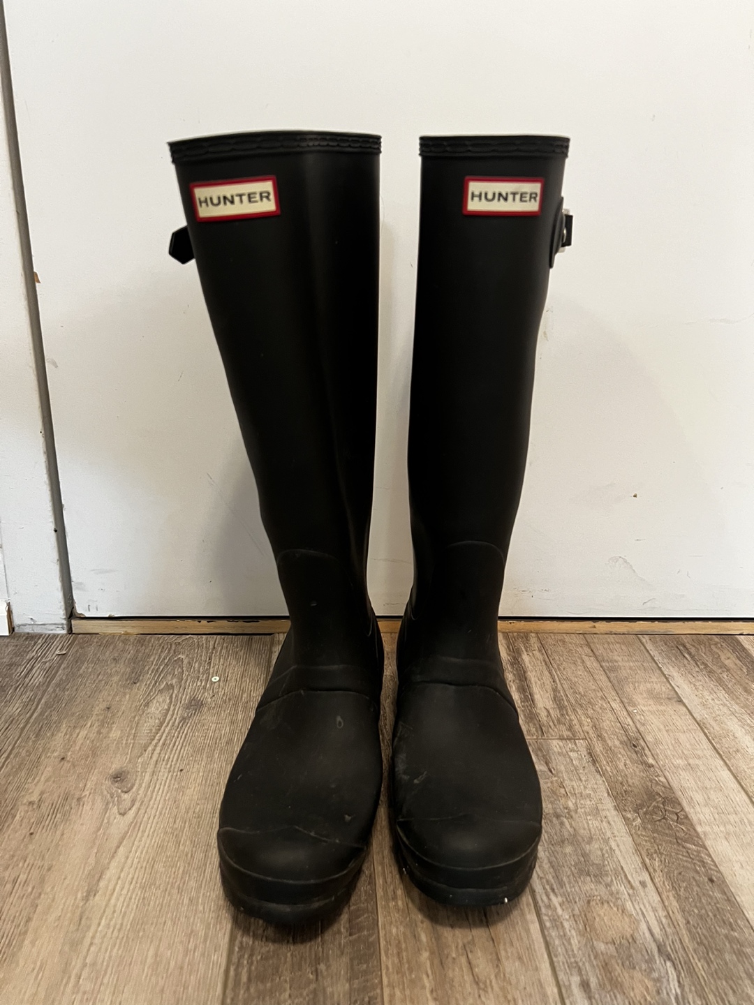 Black hunter boots size 9 🥕 thumbnail