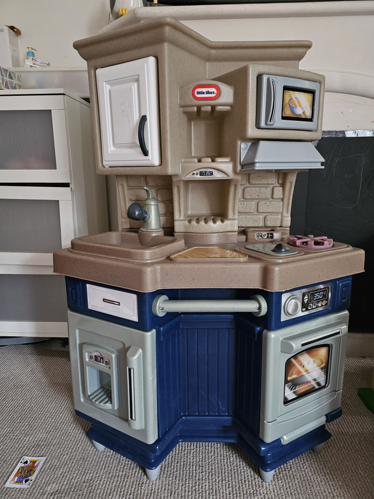 Little Tikes Super Chef Kitchen Blue & Cream thumbnail
