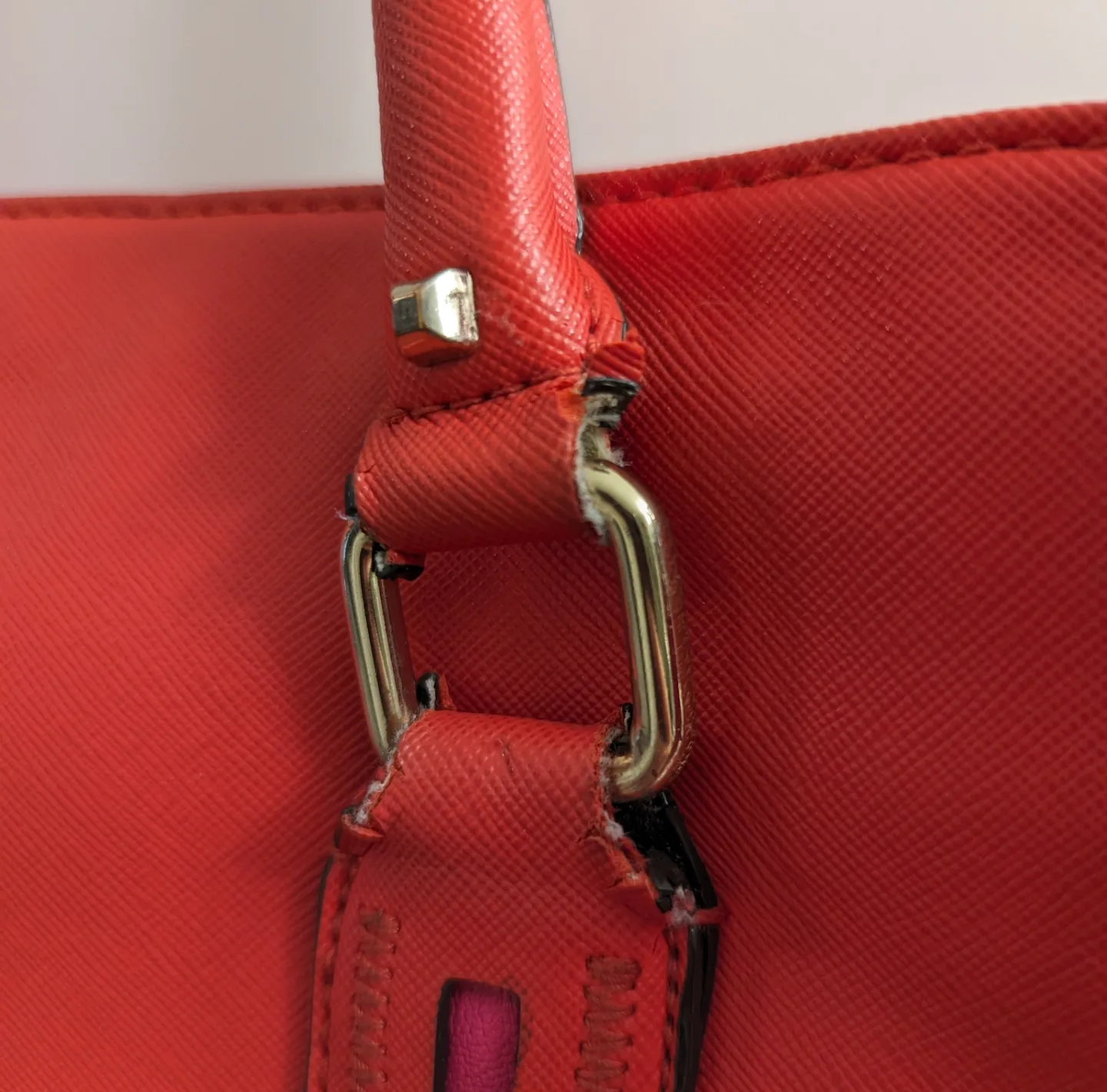 Stella & Dot Madison Tech Poppy Tote Bag image indicator(5)