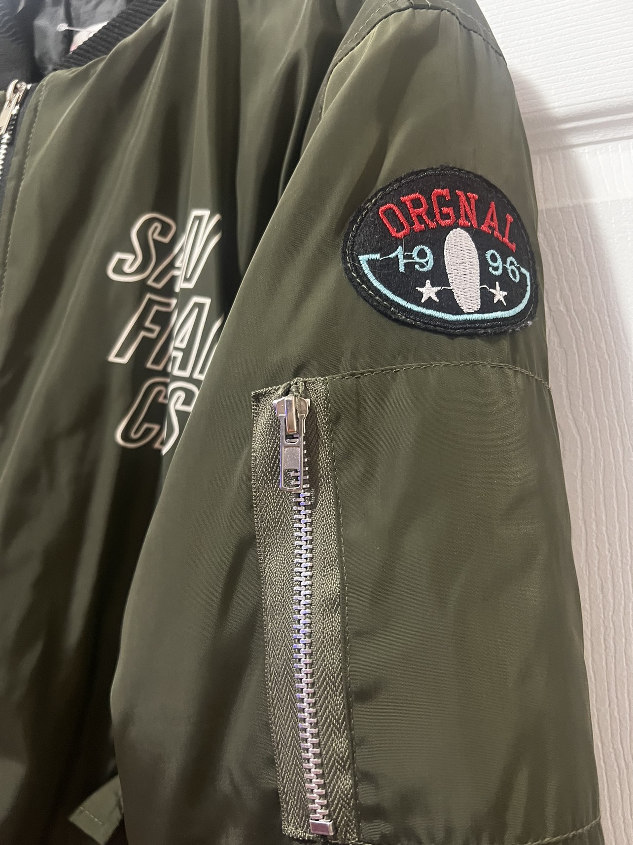 NWOT Oversize Army Green Bomber -Unisex image indicator(4)