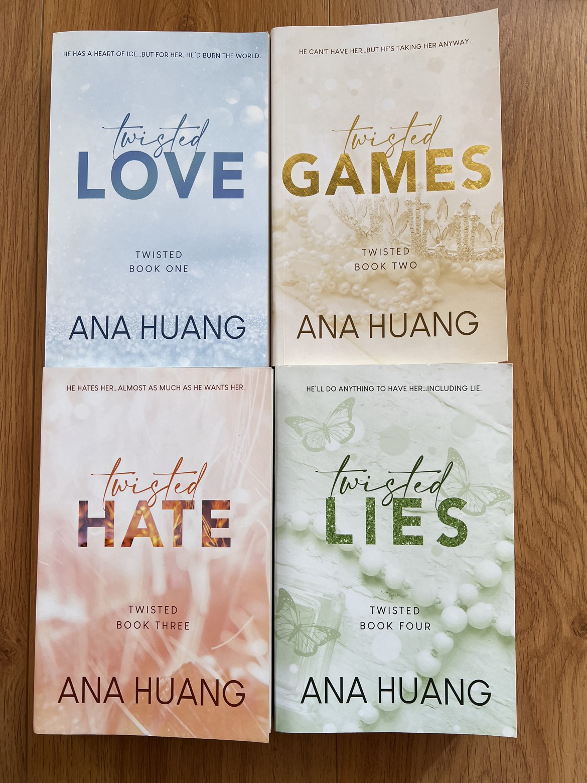 Twisted Series (Ana Huang) thumbnail