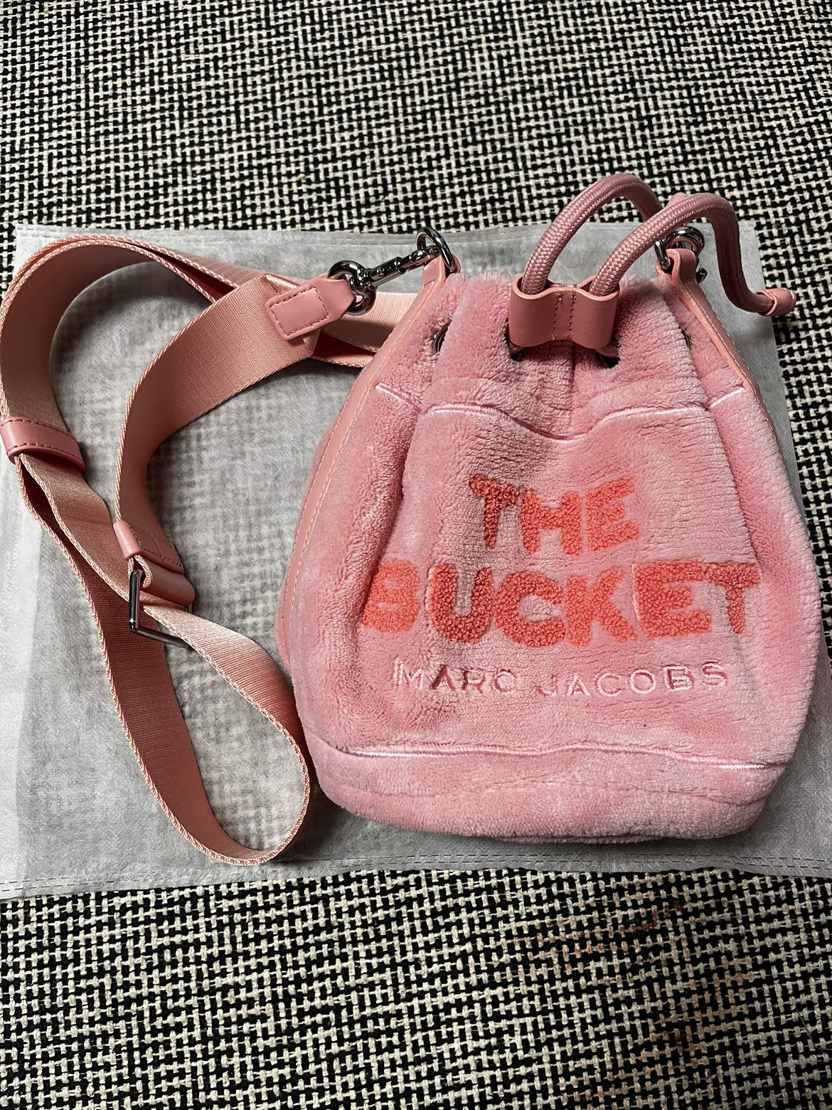 Marc Jacobs Bucket Bag Pink thumbnail
